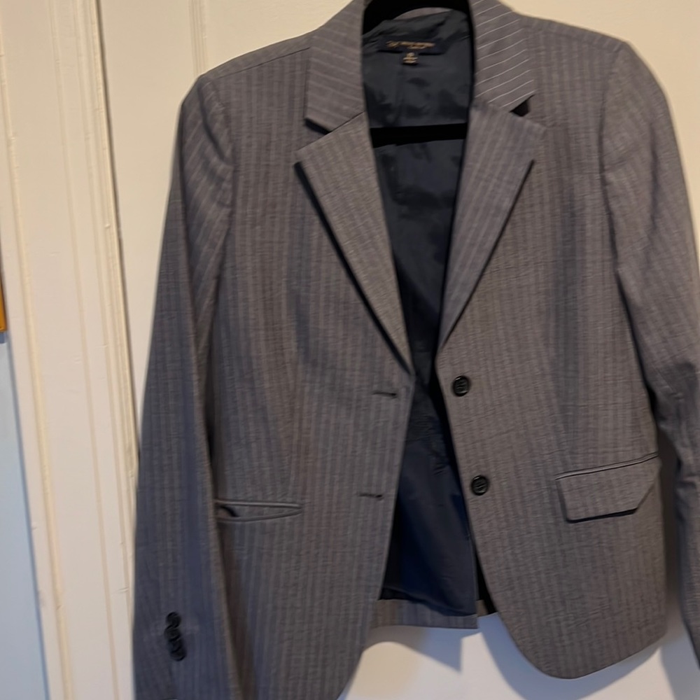 Women’s pant and skirt suit